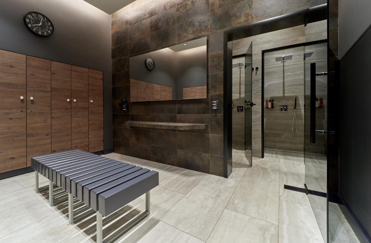 Premier Hotel Odessa Luaran gambar Locker room