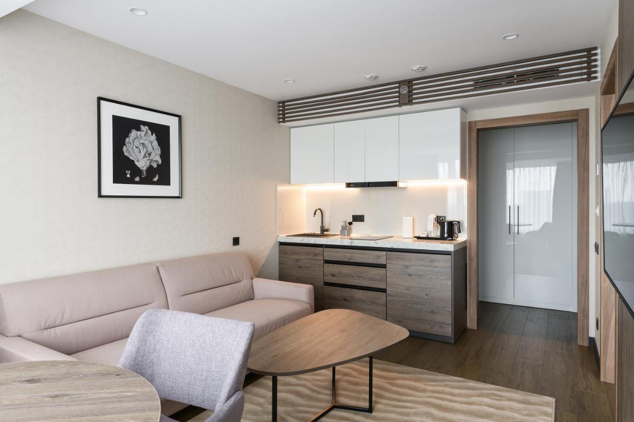 Premier Hotel Odessa Luaran gambar A typical apartment at The Collective Old Oak